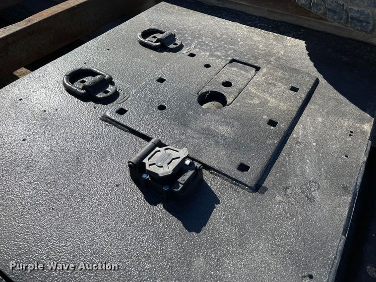 image for item IK9585 2002 Dodge Ram 3500  flatbed pickup truck