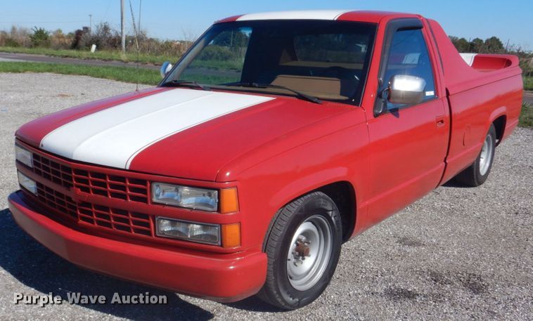image for item IM9501 1989 Chevrolet 1500  pickup truck