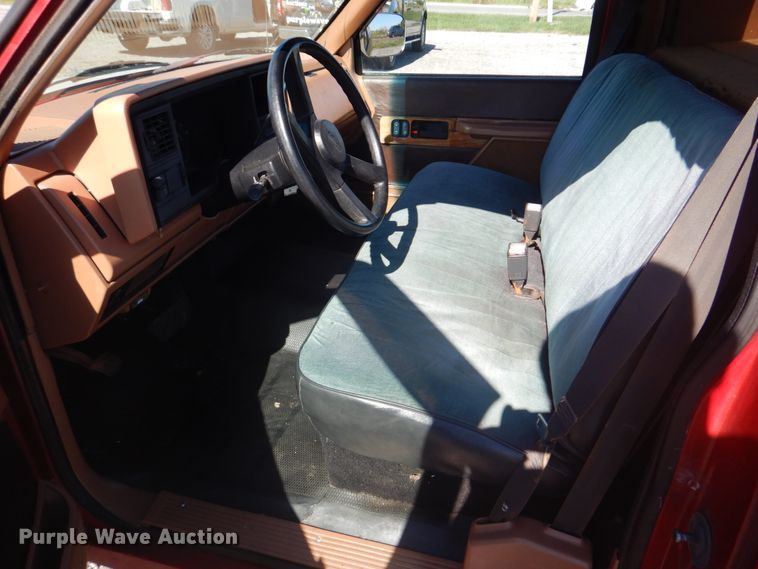 image for item IM9501 1989 Chevrolet 1500  pickup truck