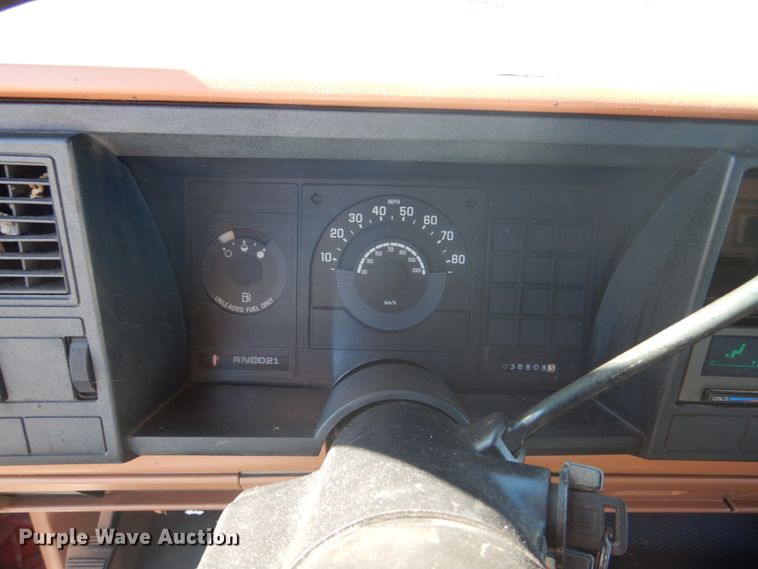 image for item IM9501 1989 Chevrolet 1500  pickup truck