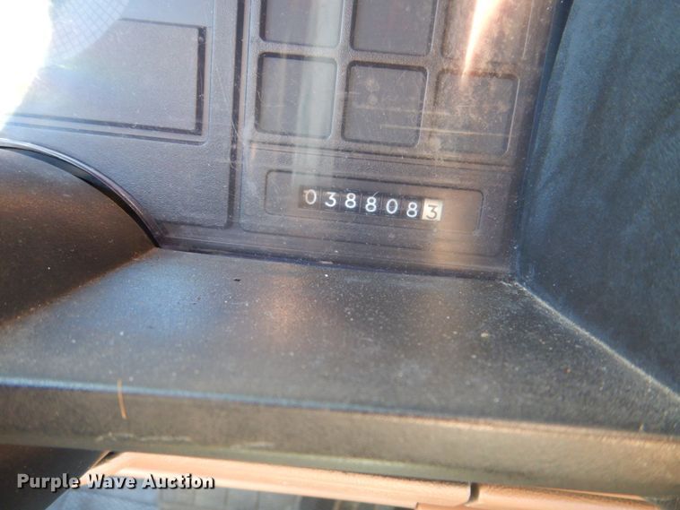 image for item IM9501 1989 Chevrolet 1500  pickup truck