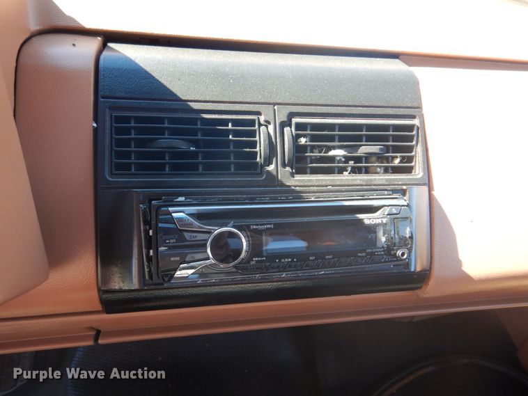 image for item IM9501 1989 Chevrolet 1500  pickup truck