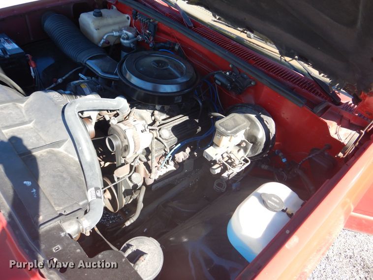 image for item IM9501 1989 Chevrolet 1500  pickup truck