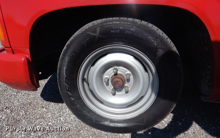 image for item IM9501 1989 Chevrolet 1500  pickup truck