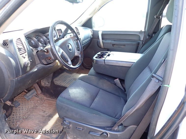 image for item IN9732 2012 Chevrolet Silverado 1500  Ext. Cab pickup truck