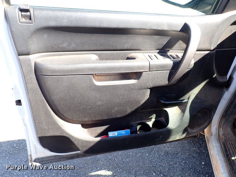 image for item IN9732 2012 Chevrolet Silverado 1500  Ext. Cab pickup truck