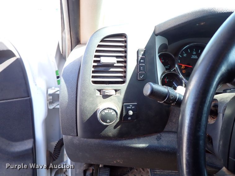 image for item IN9732 2012 Chevrolet Silverado 1500  Ext. Cab pickup truck