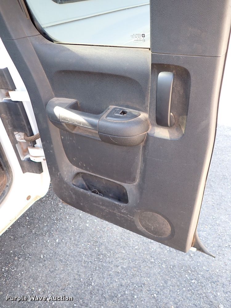 image for item IN9732 2012 Chevrolet Silverado 1500  Ext. Cab pickup truck