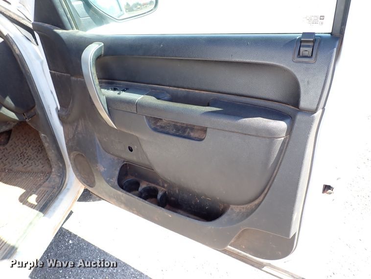 image for item IN9732 2012 Chevrolet Silverado 1500  Ext. Cab pickup truck