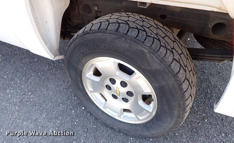 image for item IN9732 2012 Chevrolet Silverado 1500  Ext. Cab pickup truck