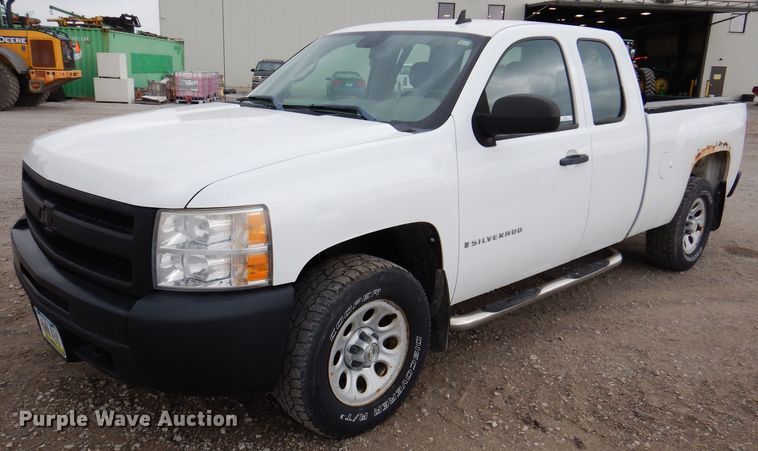 image for item IN9890 2009 Chevrolet Silverado 1500  Ext. Cab pickup truck