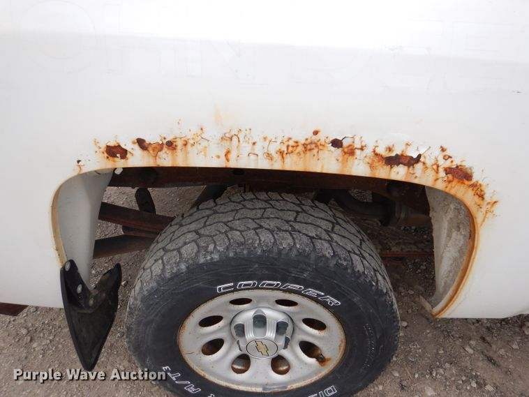 image for item IN9890 2009 Chevrolet Silverado 1500  Ext. Cab pickup truck