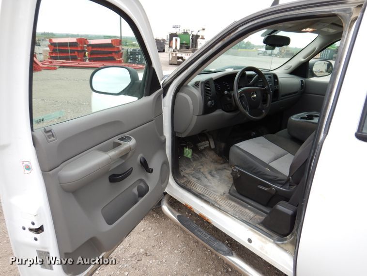 image for item IN9890 2009 Chevrolet Silverado 1500  Ext. Cab pickup truck