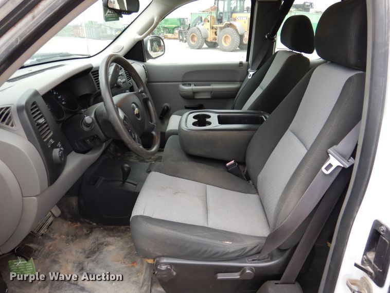 image for item IN9890 2009 Chevrolet Silverado 1500  Ext. Cab pickup truck