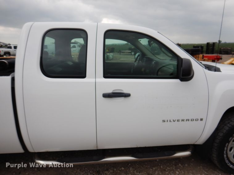 image for item IN9890 2009 Chevrolet Silverado 1500  Ext. Cab pickup truck