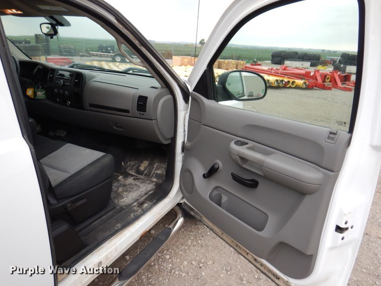 image for item IN9890 2009 Chevrolet Silverado 1500  Ext. Cab pickup truck