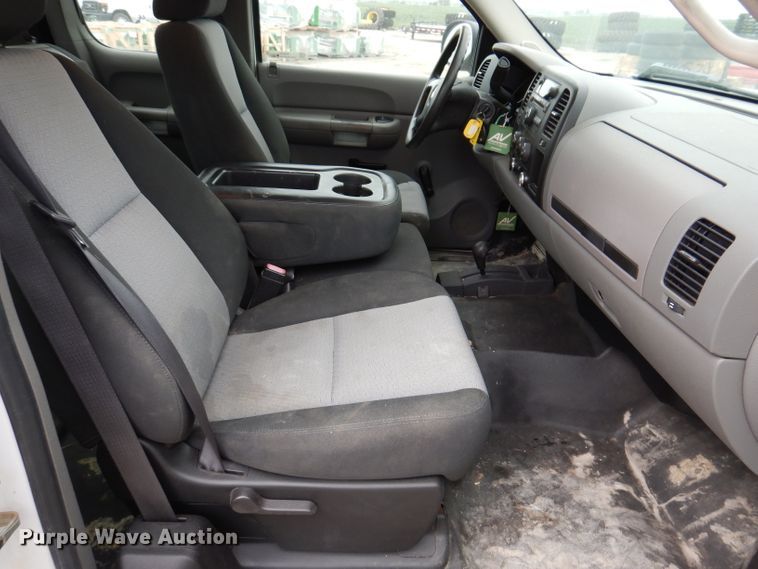 image for item IN9890 2009 Chevrolet Silverado 1500  Ext. Cab pickup truck