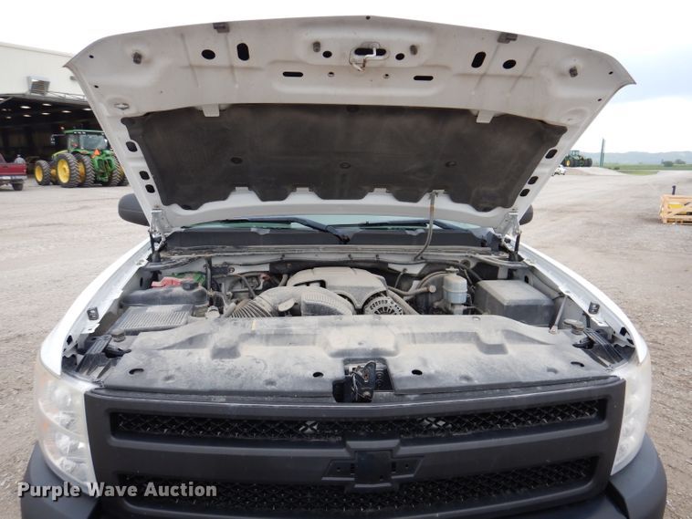 image for item IN9890 2009 Chevrolet Silverado 1500  Ext. Cab pickup truck