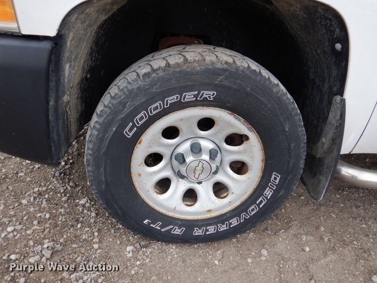 image for item IN9890 2009 Chevrolet Silverado 1500  Ext. Cab pickup truck