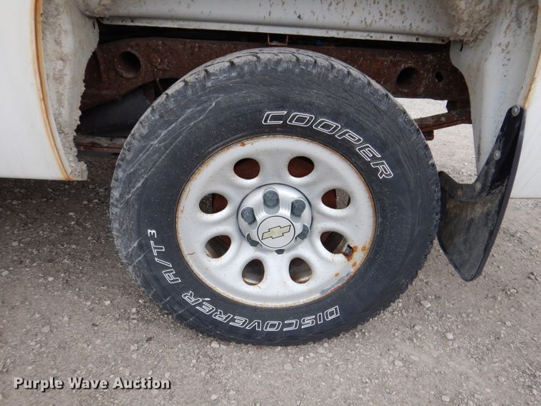 image for item IN9890 2009 Chevrolet Silverado 1500  Ext. Cab pickup truck