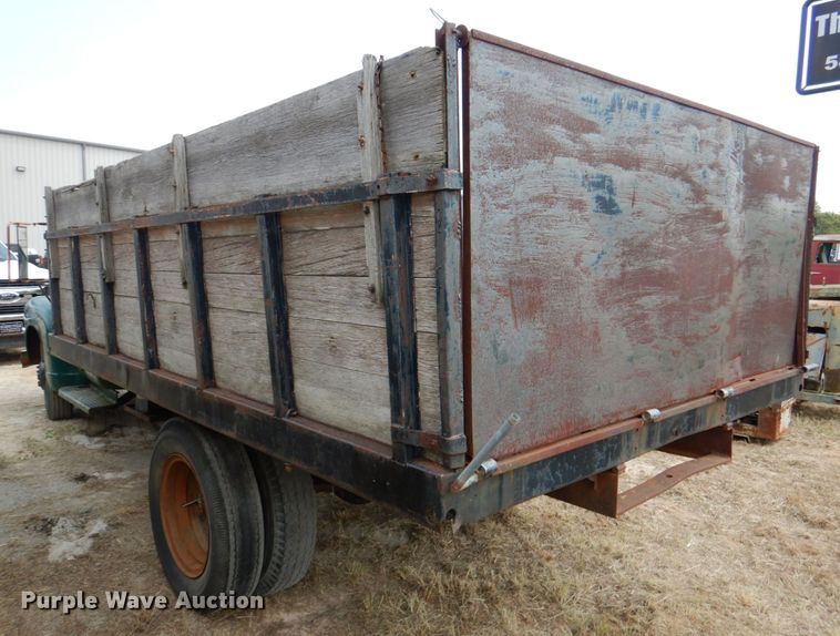 image for item IR9079 1951 Chevrolet 6400  dump truck