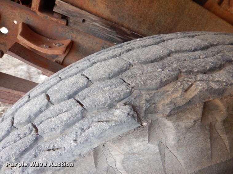 image for item IR9079 1951 Chevrolet 6400  dump truck