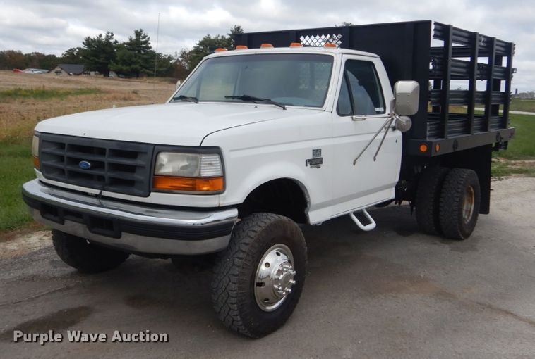 image for item JF9996 1997 Ford F450 Super Duty  flatbed truck