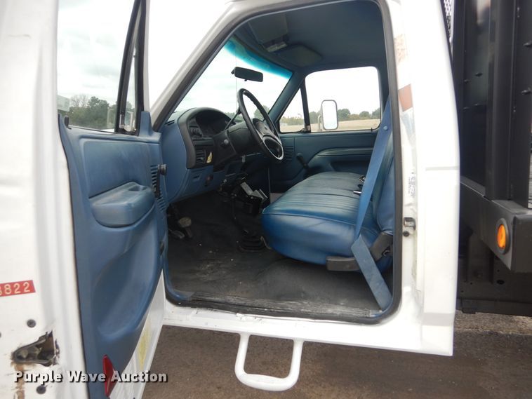 image for item JF9996 1997 Ford F450 Super Duty  flatbed truck