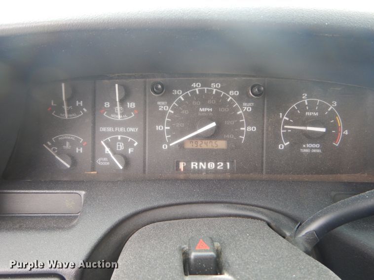 image for item JF9996 1997 Ford F450 Super Duty  flatbed truck