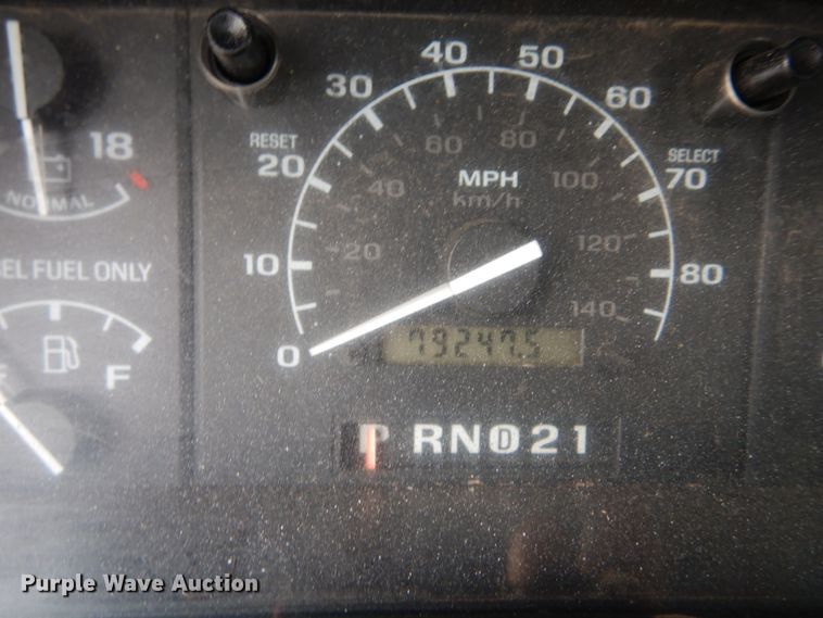 image for item JF9996 1997 Ford F450 Super Duty  flatbed truck