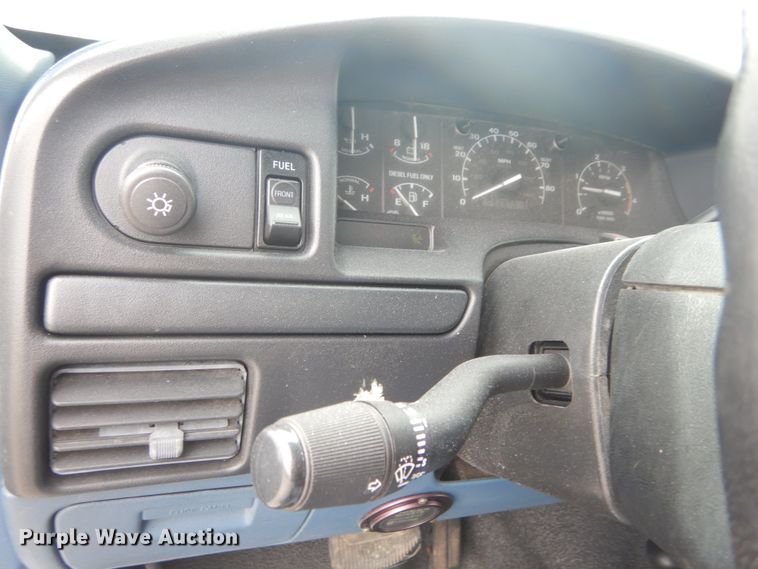 image for item JF9996 1997 Ford F450 Super Duty  flatbed truck