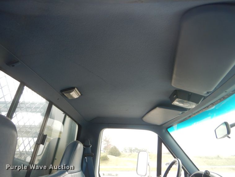 image for item JF9996 1997 Ford F450 Super Duty  flatbed truck