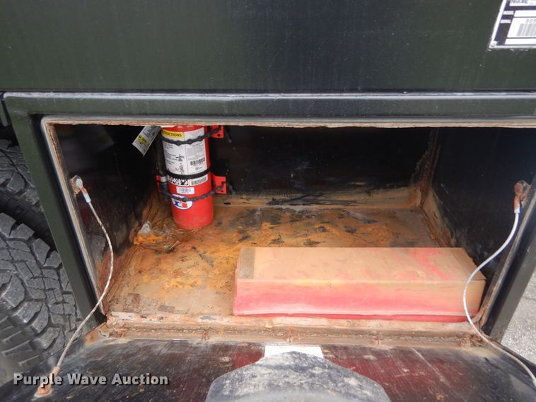 image for item JF9996 1997 Ford F450 Super Duty  flatbed truck