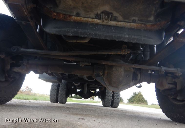 image for item JF9996 1997 Ford F450 Super Duty  flatbed truck