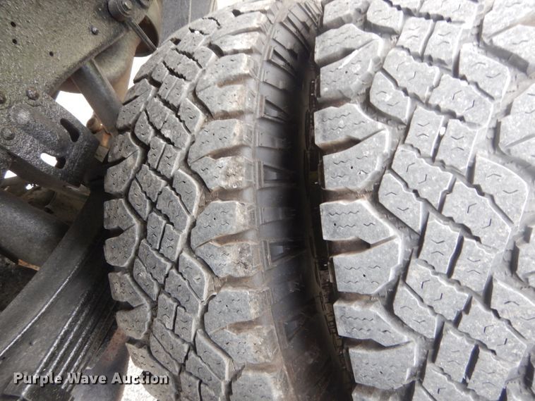 image for item JF9996 1997 Ford F450 Super Duty  flatbed truck