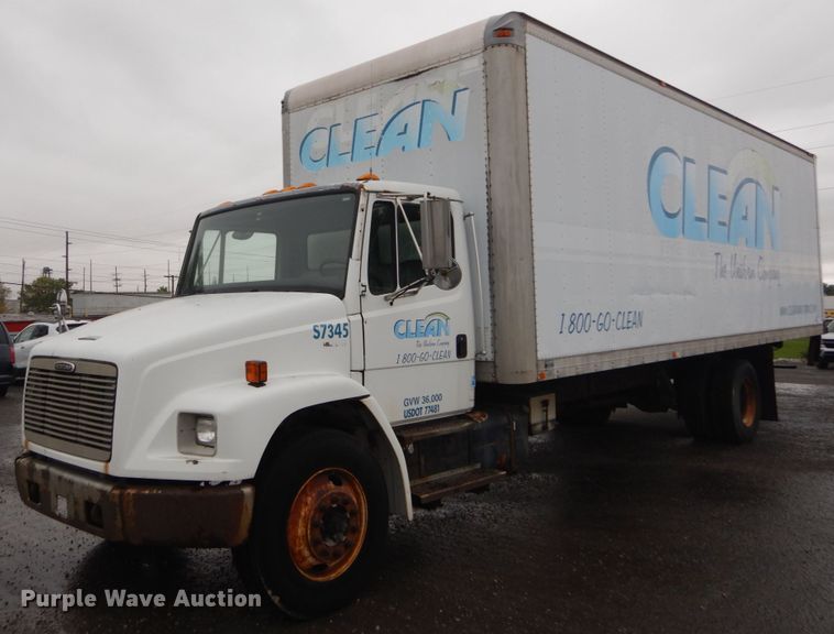 image for item JG9007 2001 Freightliner FL80  box truck