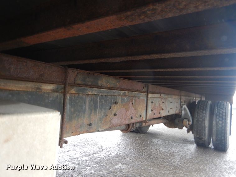 image for item JG9007 2001 Freightliner FL80  box truck