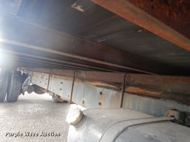 image for item JG9007 2001 Freightliner FL80  box truck