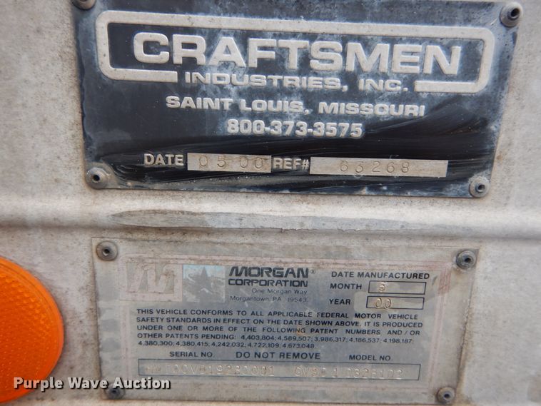 image for item JG9007 2001 Freightliner FL80  box truck