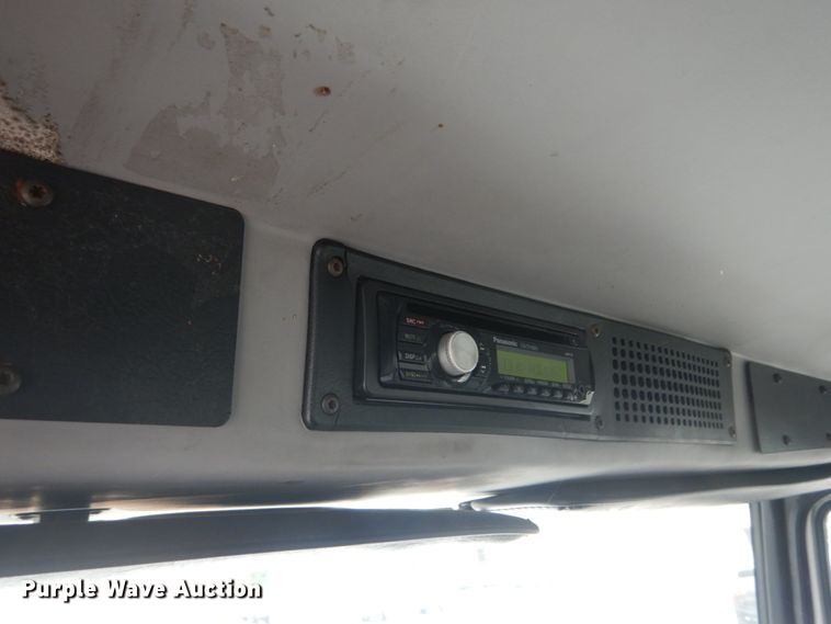 image for item JG9007 2001 Freightliner FL80  box truck