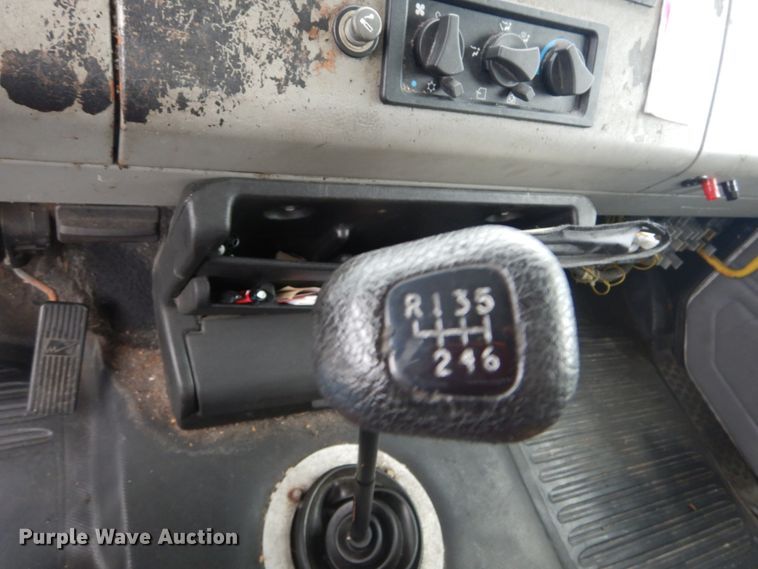 image for item JG9007 2001 Freightliner FL80  box truck