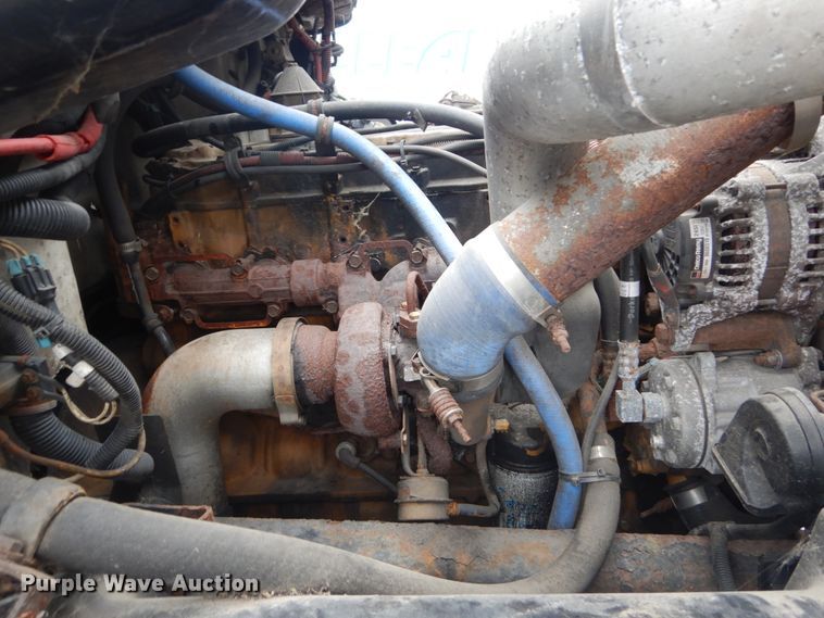 image for item JG9007 2001 Freightliner FL80  box truck