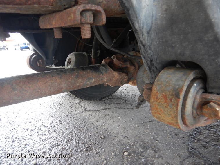 image for item JG9007 2001 Freightliner FL80  box truck