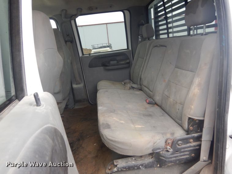 image for item JG9010 2005 Ford F550 Super Duty XLT  Crew Cab flatbed truck