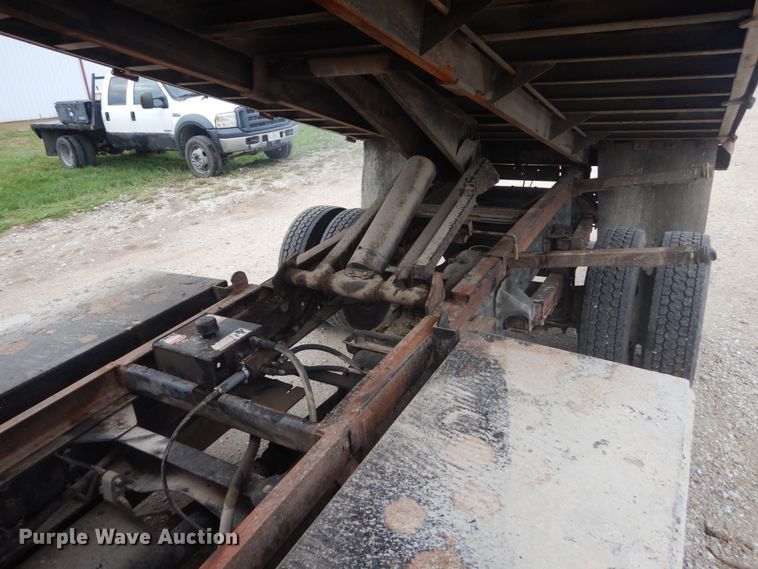 image for item JG9011 2003 GMC C4500  dump truck