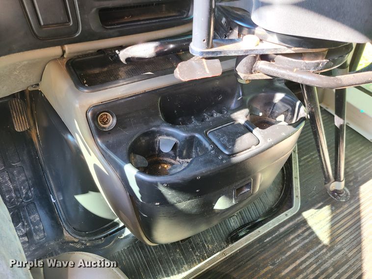 image for item JG9280 2001 Chevrolet Express 3500  school bus