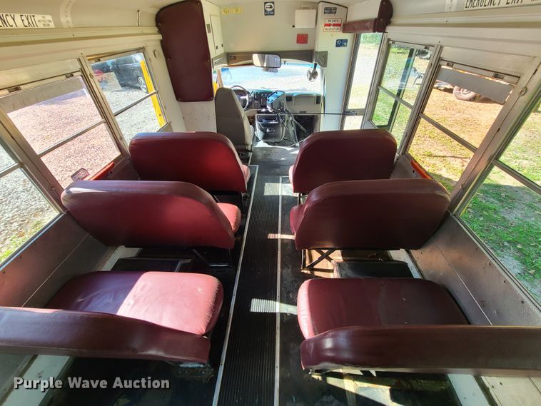 image for item JG9280 2001 Chevrolet Express 3500  school bus