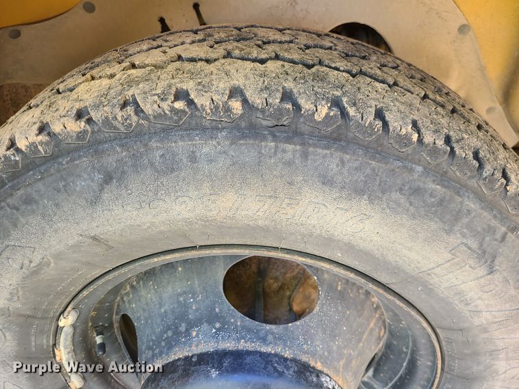 image for item JG9280 2001 Chevrolet Express 3500  school bus