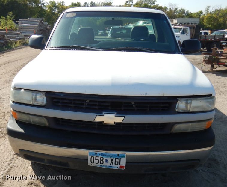 image for item JQ9194 2002 Chevrolet Silverado 1500  pickup truck