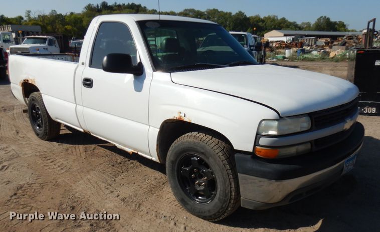 image for item JQ9194 2002 Chevrolet Silverado 1500  pickup truck